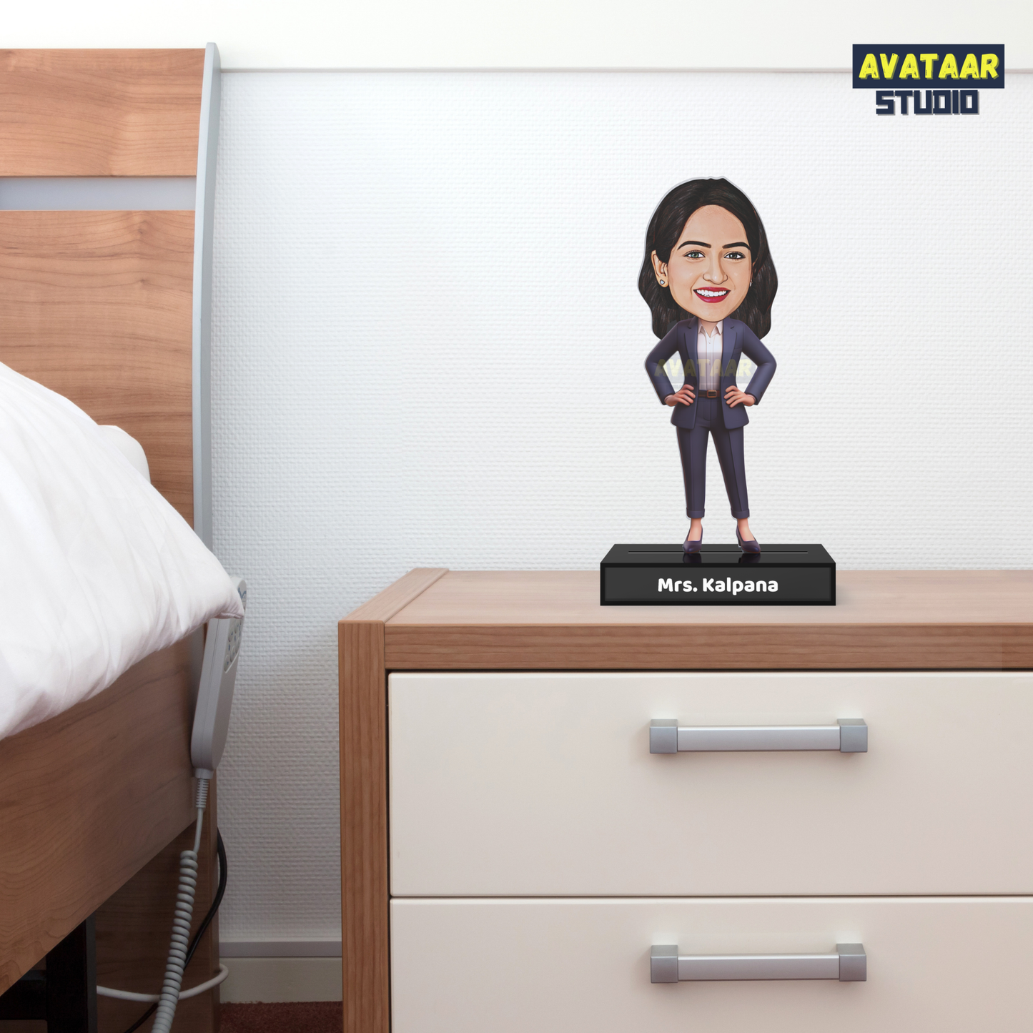 Boss Lady Energy – Personalized Avataar Stand for Women