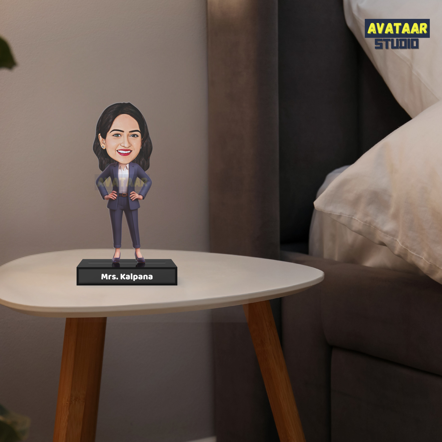 Boss Lady Energy – Personalized Avataar Stand for Women