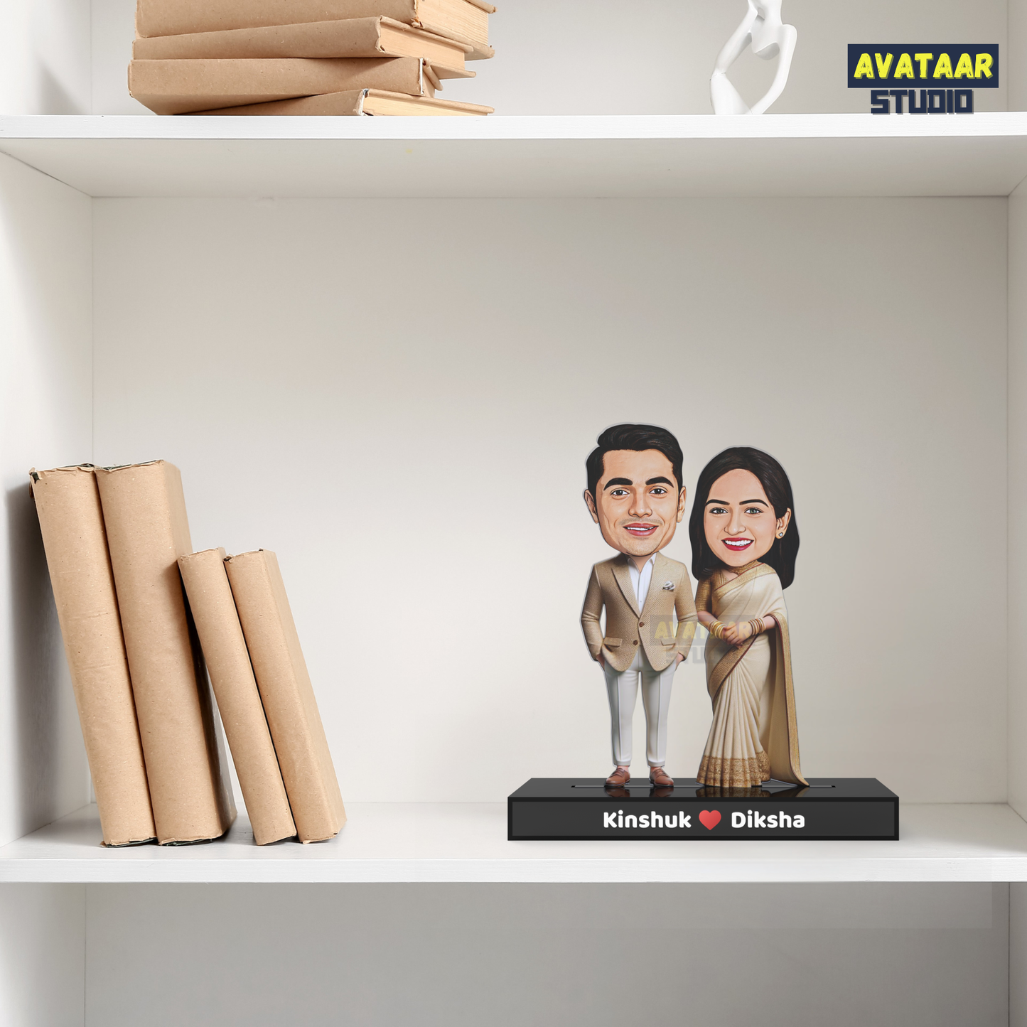 Traditional Couple Avataar Stand – Personalized Acrylic Gift in Ethnic Wear with Name