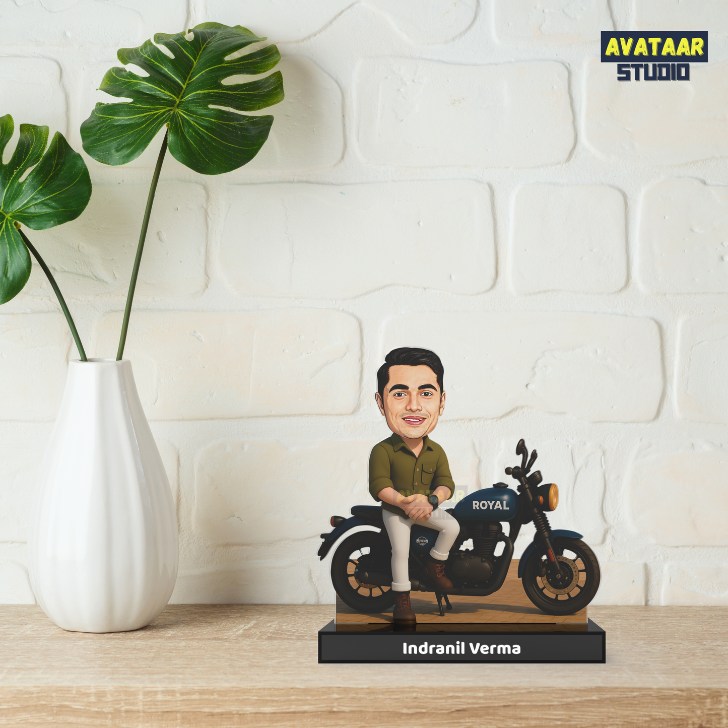 Classic Motorcycle Rider Avataar Stand – Personalized Acrylic Biker Display with Name