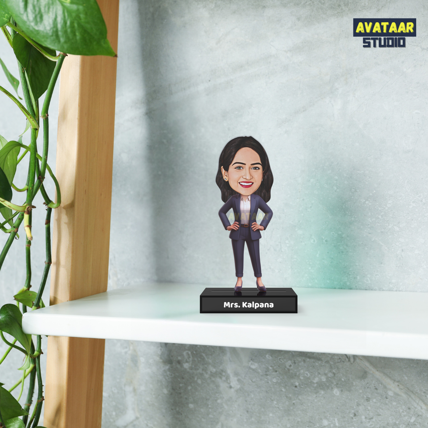 Boss Lady Energy – Personalized Avataar Stand for Women