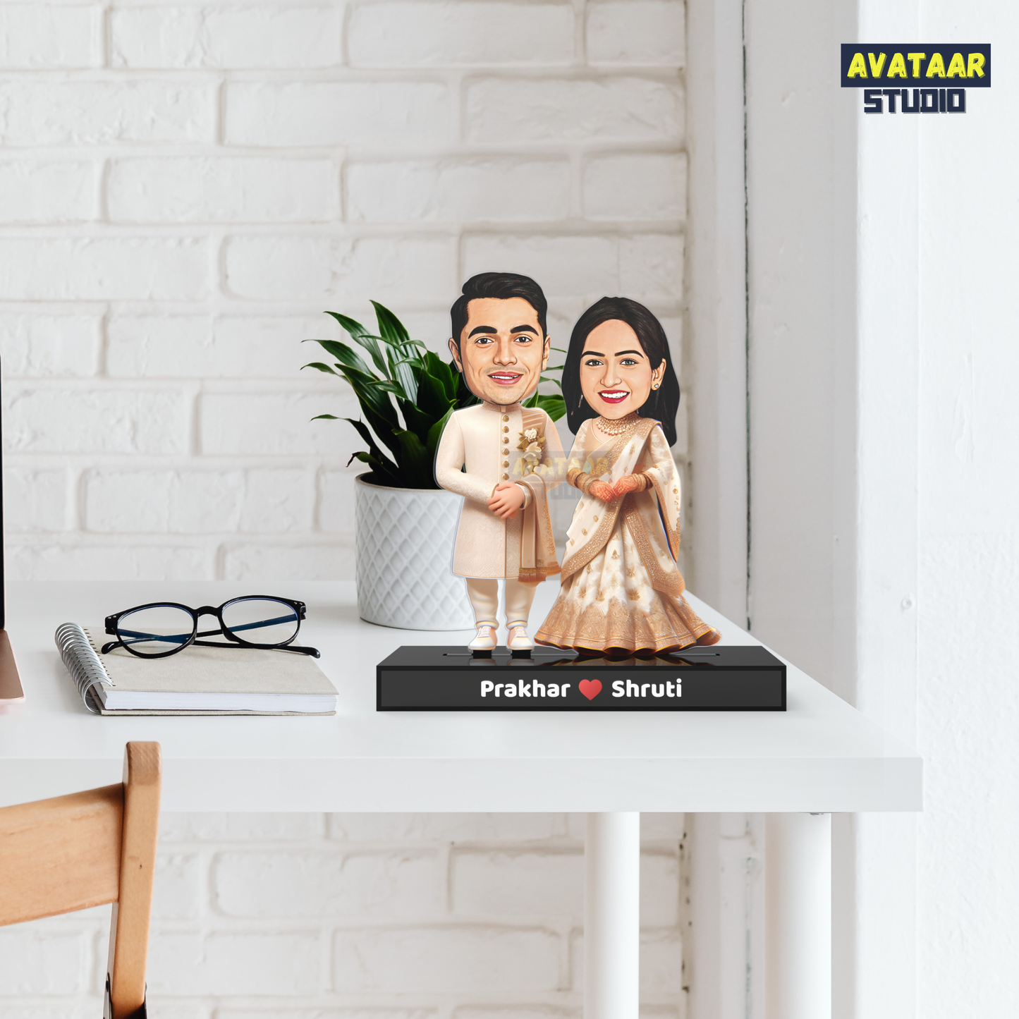 Wedding Couple Avatar Stand – Personalized Acrylic Gift for Bride & Groom with Name