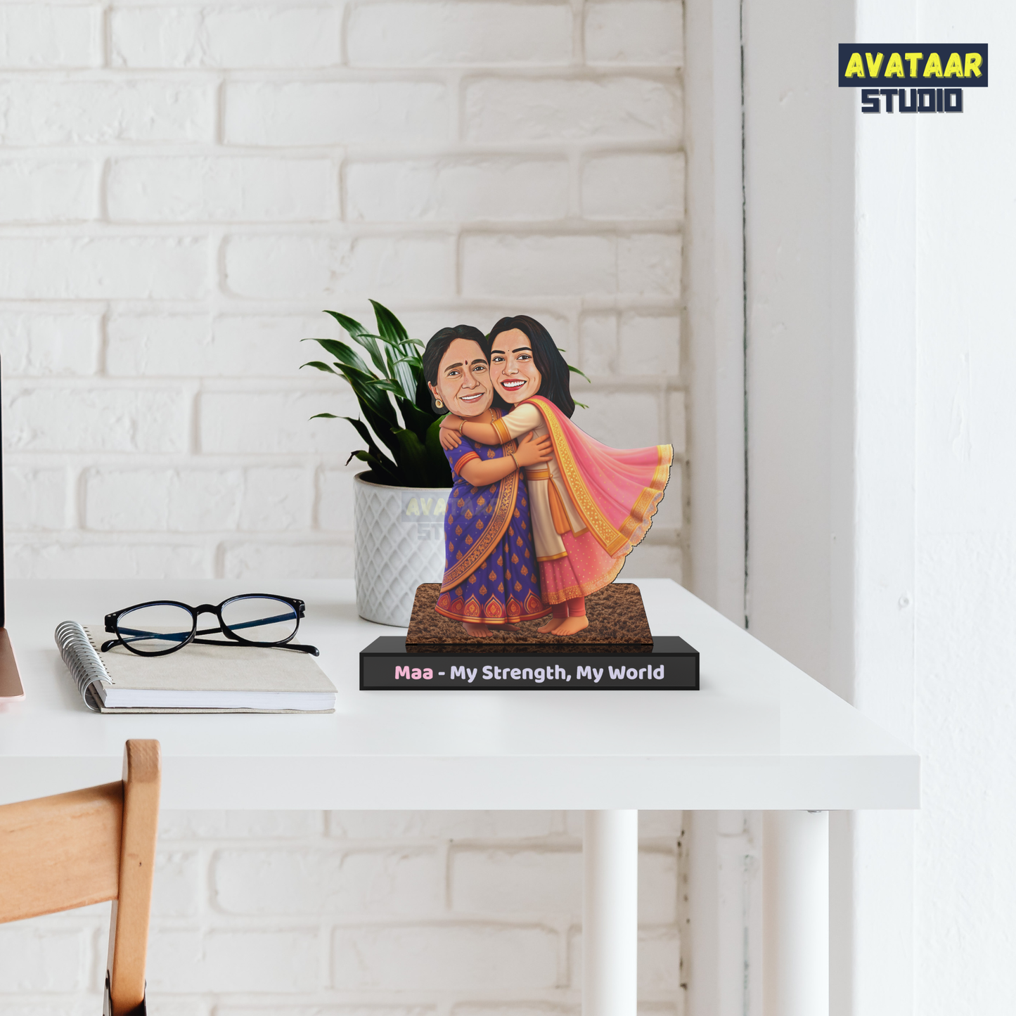 Maa – My Strength My World Avataar Stand – Personalized Mother Daughter Gift
