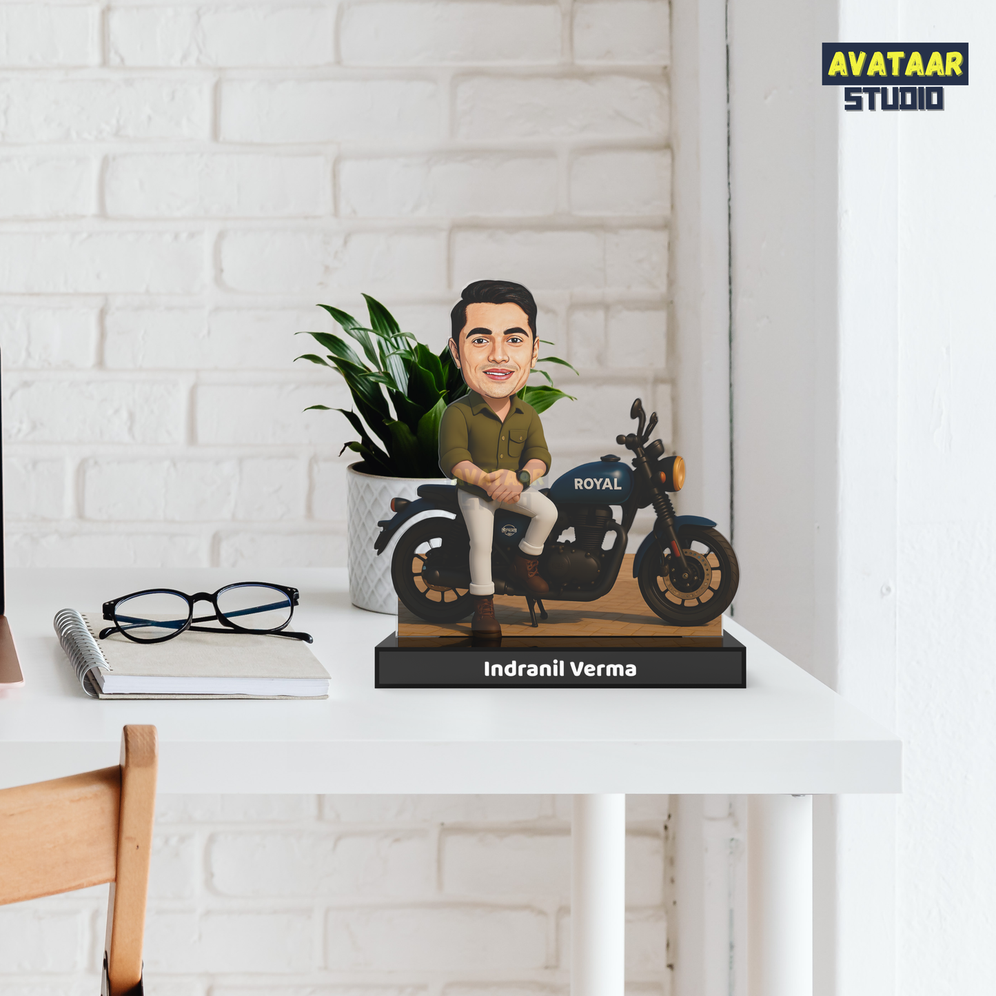 Classic Motorcycle Rider Avataar Stand – Personalized Acrylic Biker Display with Name